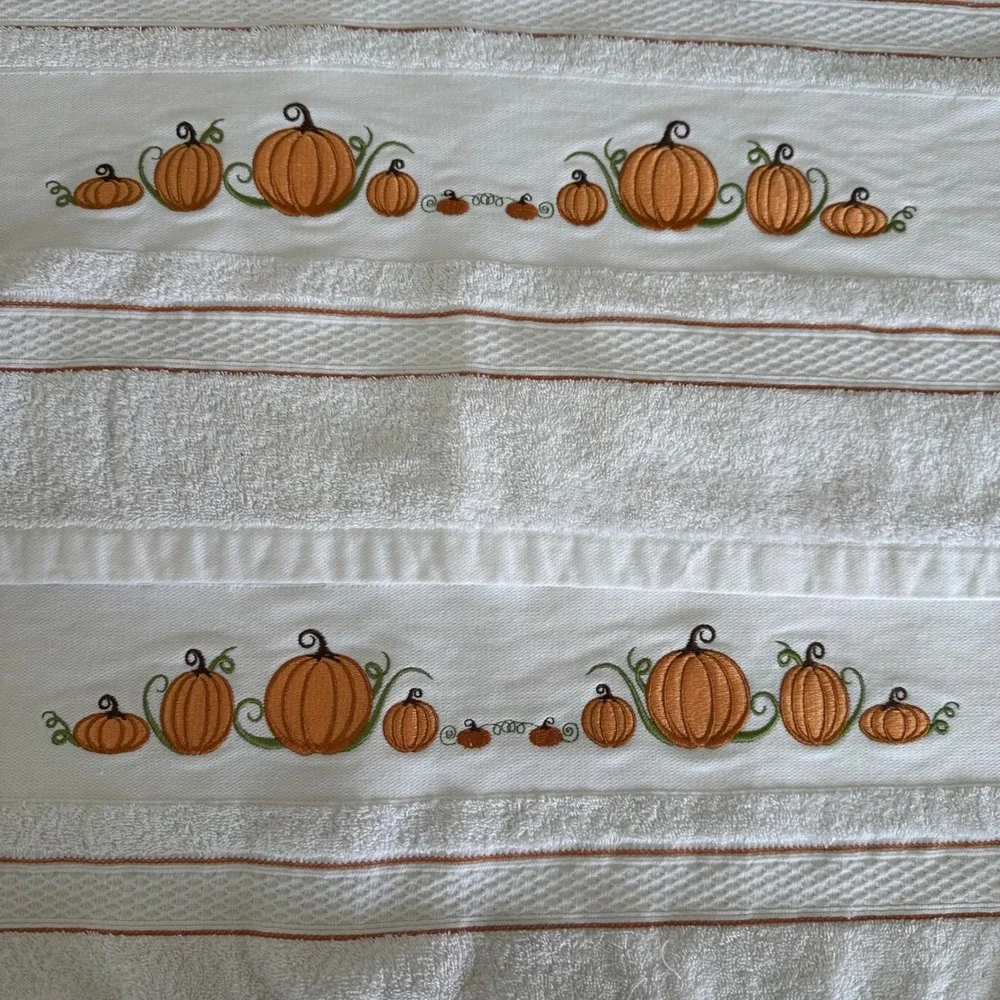 Happy Fall Ya'll Embroidered Pumpkin Bath Towels‎ Set of 2 White Cotton 26X48
